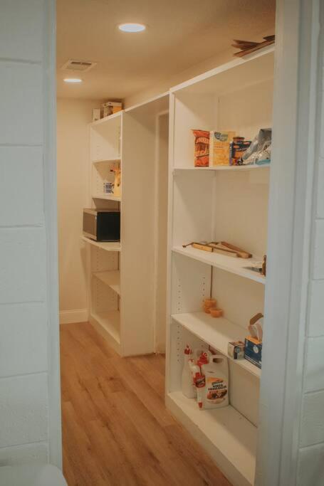 Вілла Casa Charleston-3Br-2Bath-Hot Tub-Pet Friendly-No Pet Fees! Альбукерке Екстер'єр фото