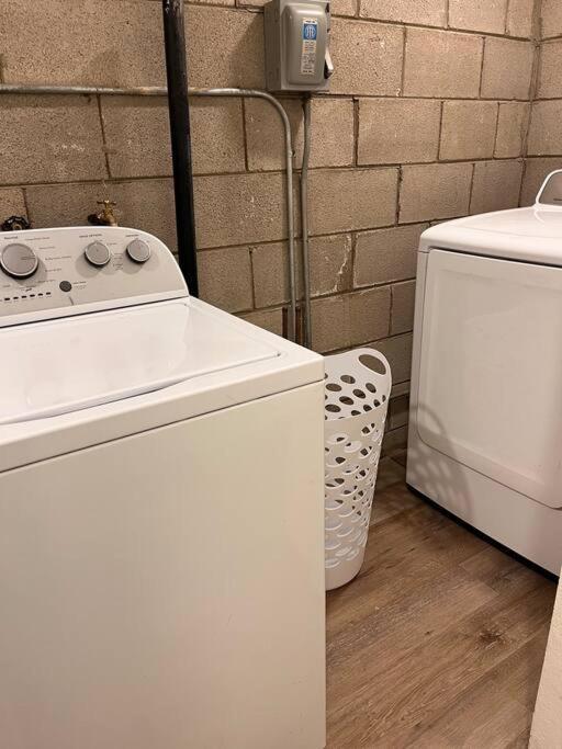 Вілла Casa Charleston-3Br-2Bath-Hot Tub-Pet Friendly-No Pet Fees! Альбукерке Екстер'єр фото