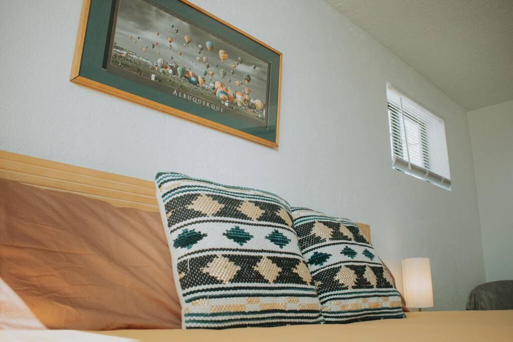 Вілла Casa Charleston-3Br-2Bath-Hot Tub-Pet Friendly-No Pet Fees! Альбукерке Екстер'єр фото