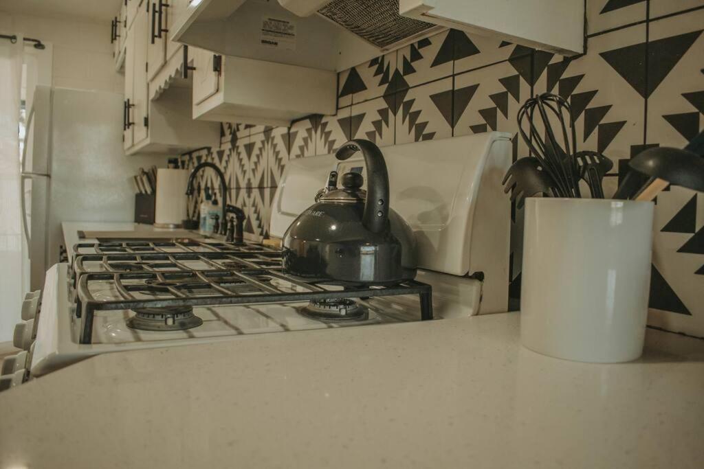 Вілла Casa Charleston-3Br-2Bath-Hot Tub-Pet Friendly-No Pet Fees! Альбукерке Екстер'єр фото