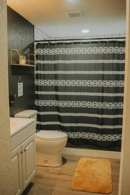 Вілла Casa Charleston-3Br-2Bath-Hot Tub-Pet Friendly-No Pet Fees! Альбукерке Екстер'єр фото