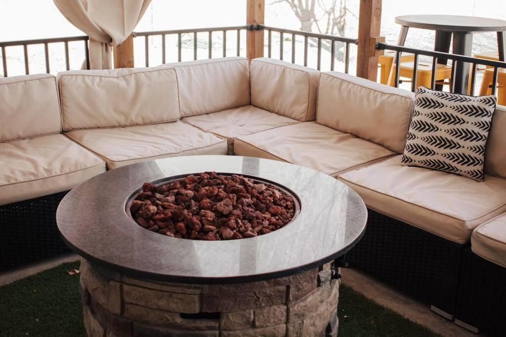 Вілла Casa Charleston-3Br-2Bath-Hot Tub-Pet Friendly-No Pet Fees! Альбукерке Екстер'єр фото