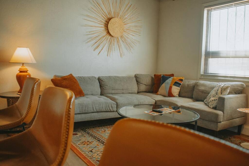 Вілла Casa Charleston-3Br-2Bath-Hot Tub-Pet Friendly-No Pet Fees! Альбукерке Екстер'єр фото
